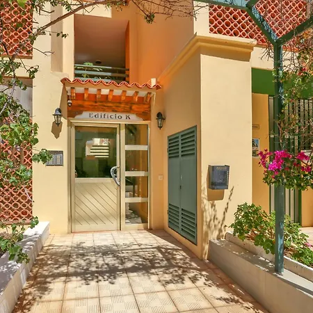 Sea Breeze, Near The Sea, Pool, Parking, Tennis Apartment Los Cristianos (Tenerife)